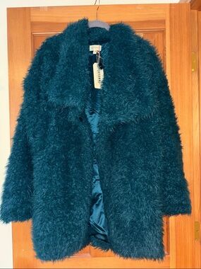 NWT Shyanne Fuzzy Teal Coat